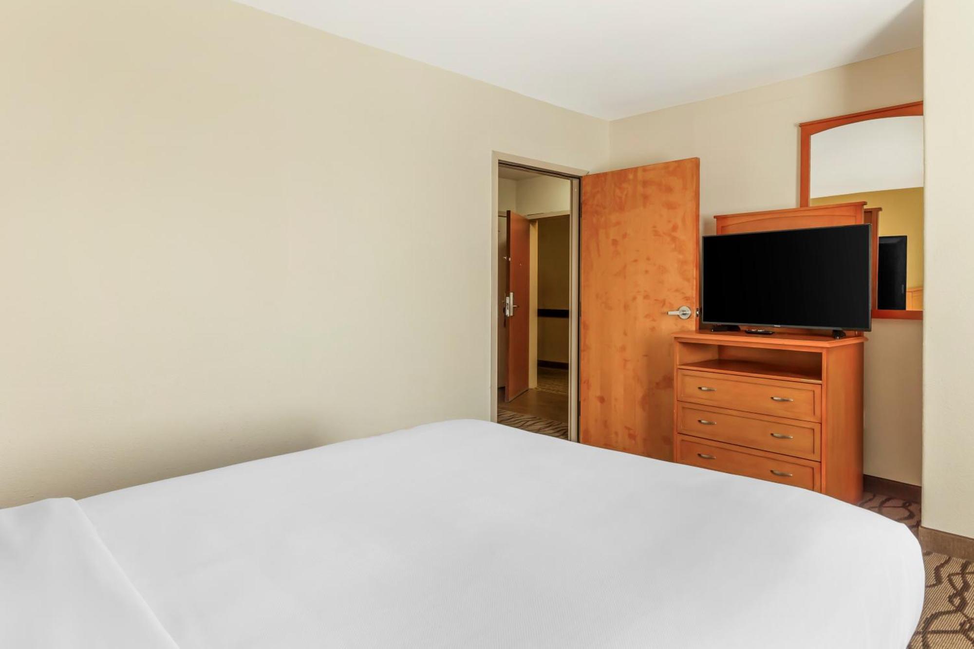 Comfort Inn & Suites Chesapeake - Portsmouth Екстер'єр фото