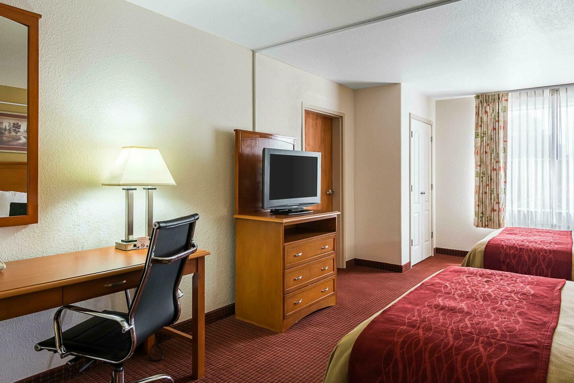 Comfort Inn & Suites Chesapeake - Portsmouth Екстер'єр фото