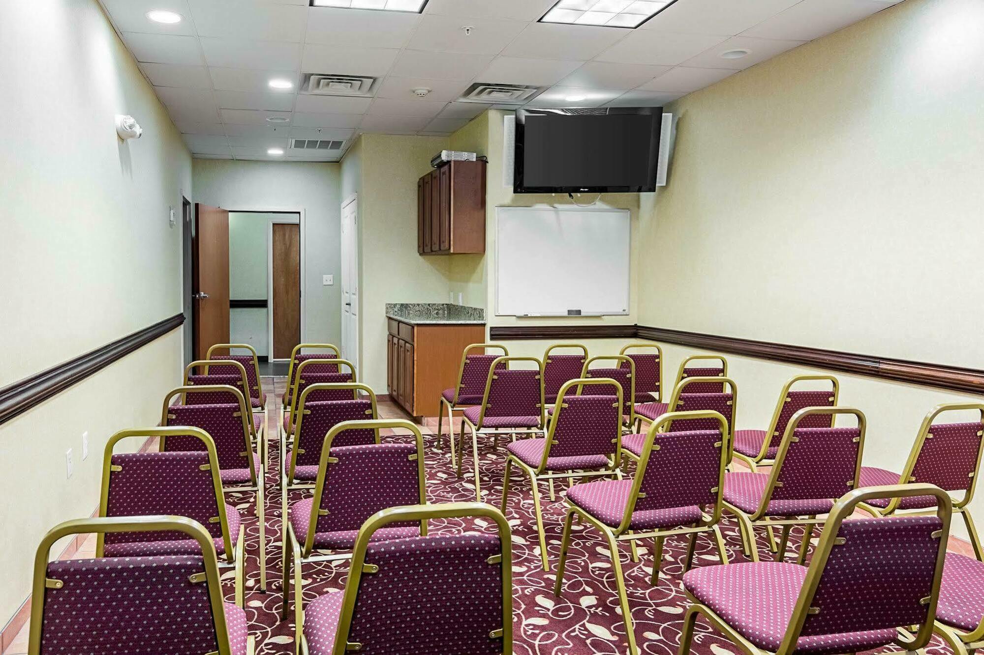 Comfort Inn & Suites Chesapeake - Portsmouth Екстер'єр фото